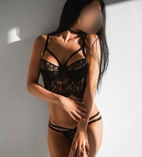 Dar Vajinasi İle Ön Plana Çıkan Seksi İzmit Escort Bayan