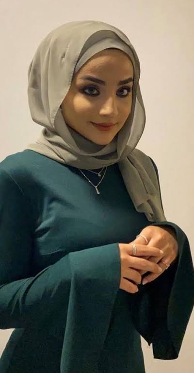 Sütun Gibi Bacaklarıyla Her Pozisyona Giren Tesettürlü Escort Eda