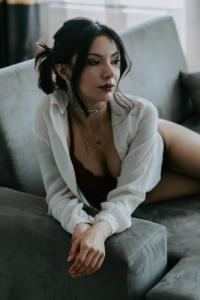 Darıca Escort Emel Apart Dairede Görüşüyor